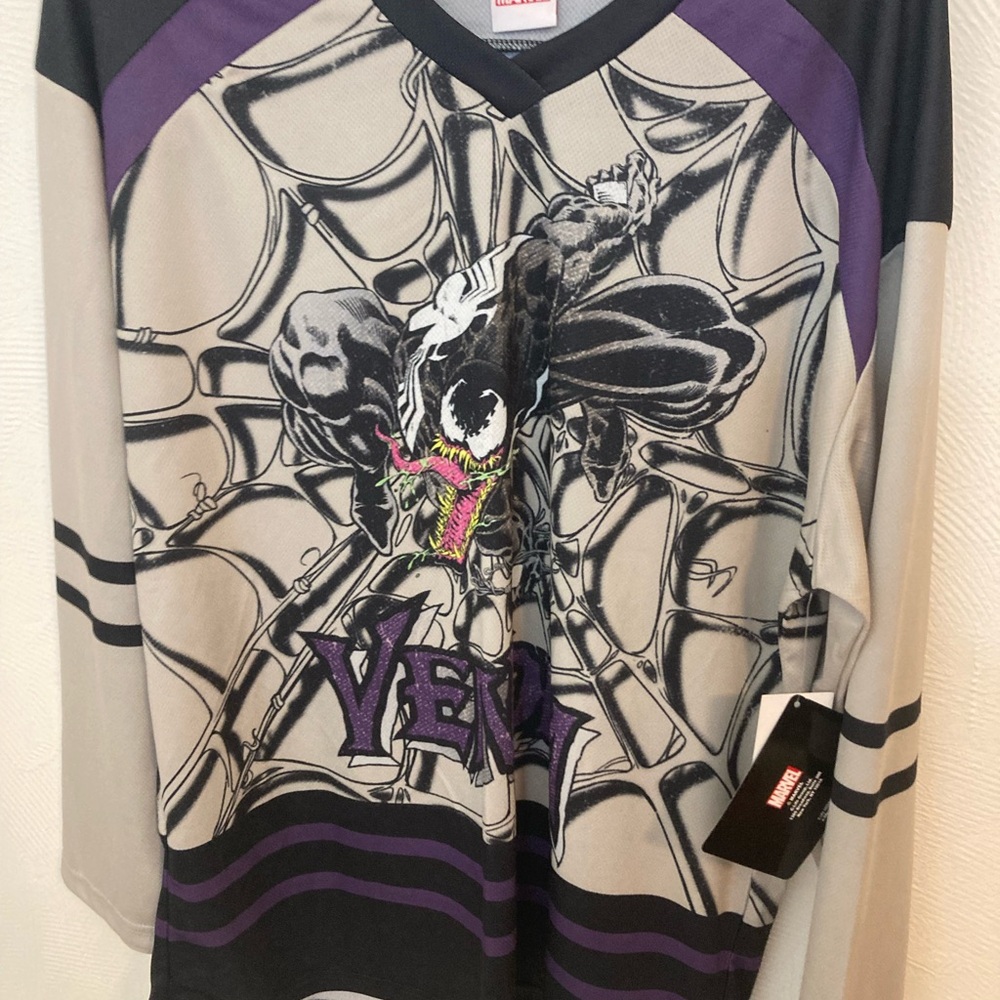 Marvel Graphic Tee with Bold Design
